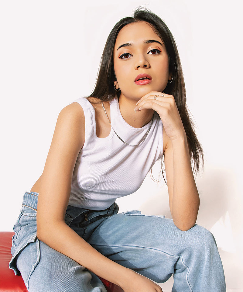 Ribbed shoulder cutout top - White
