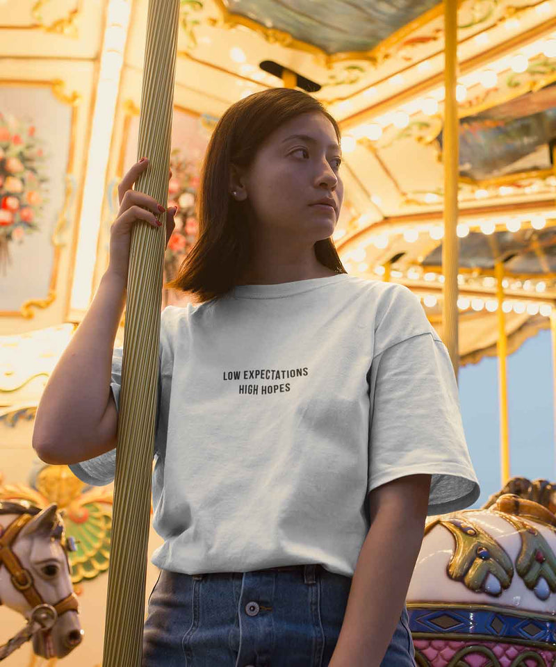 Low expectations, high hopes - Oversized T-shirt - TheBTclub